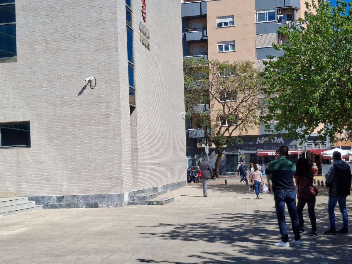 El concejal de Altea detenido por supuestos malos a su pareja tratos sale del juzgado de Dénia El concejal de Altea detenido por supuestos malos a su pareja tratos sale del juzgado de Dénia