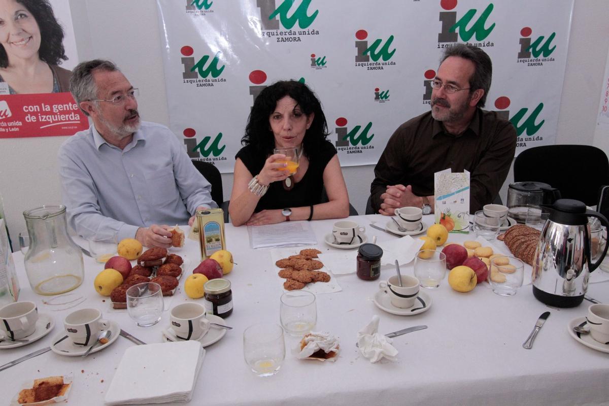 Paco Molina, Laura Rivera y Francisco Guarido durante una rueda de prensa.
