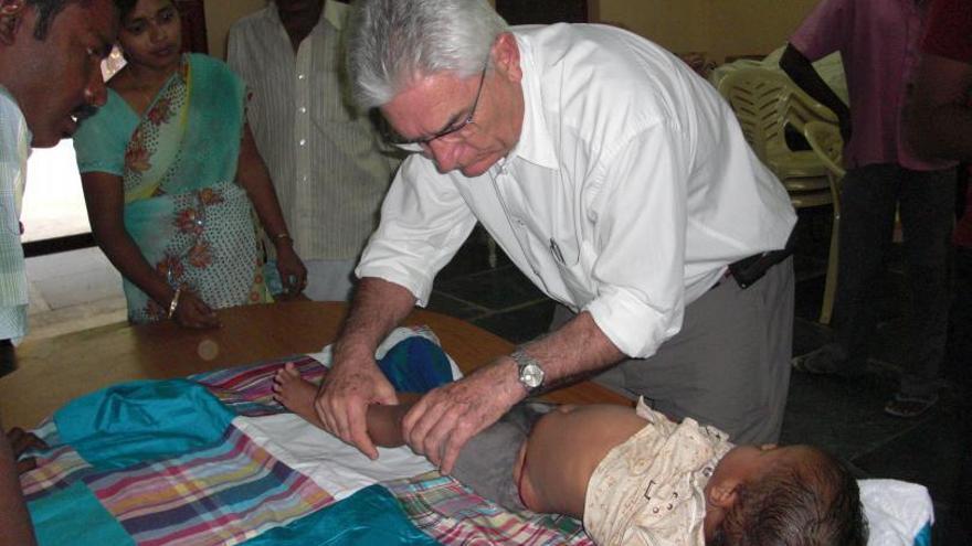 Ferran Aguiló en el hospital general  Bathalapalli.