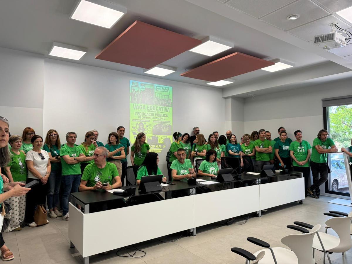 Directores de los institutos de Educación Secundaria de la provincia de Castellón y las asociaciones de familias del alumnado (AFA).