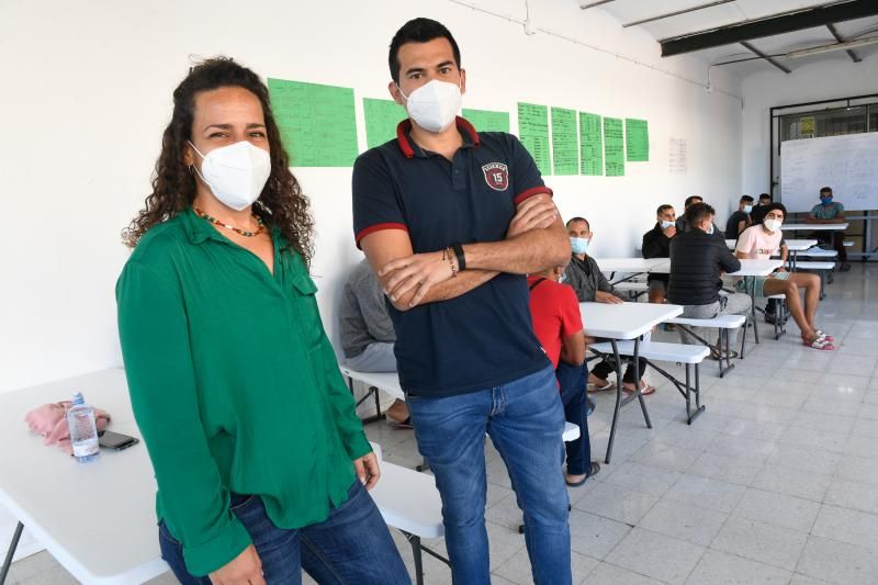 Migrantes en el Colegio León de El Lasso