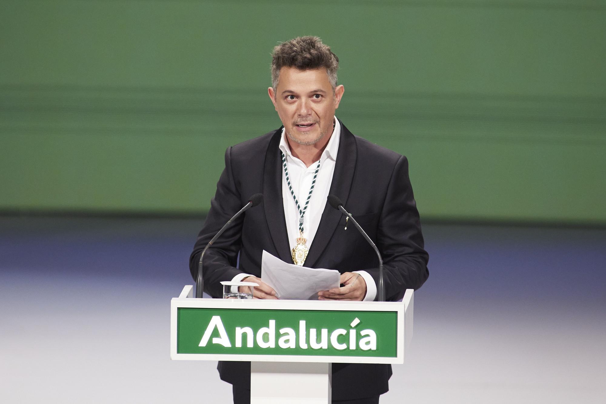 Las imágenes del acto institucional en el Parlamento andaluz con motivo del 28-F