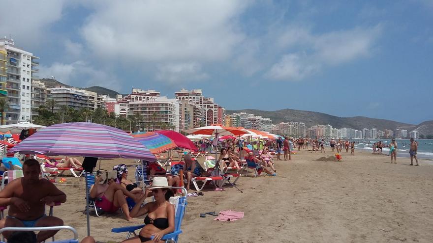 Cullera logra ocho banderas azules por la calidad de sus playas