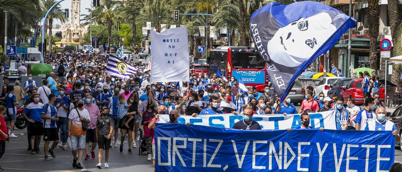 Manifestación contra Ortiz