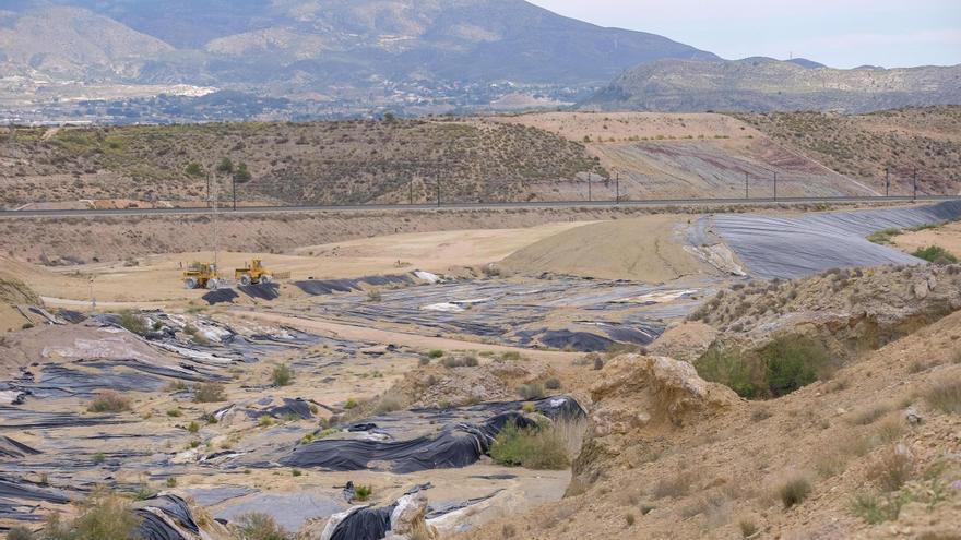 Los ecologistas exigen anular el proceso de reapertura del vertedero de Elda por irregularidades