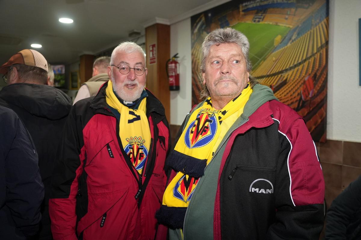 Galería: La lluvia no impide a la afición amarilla perderse el Villarreal-Ajax