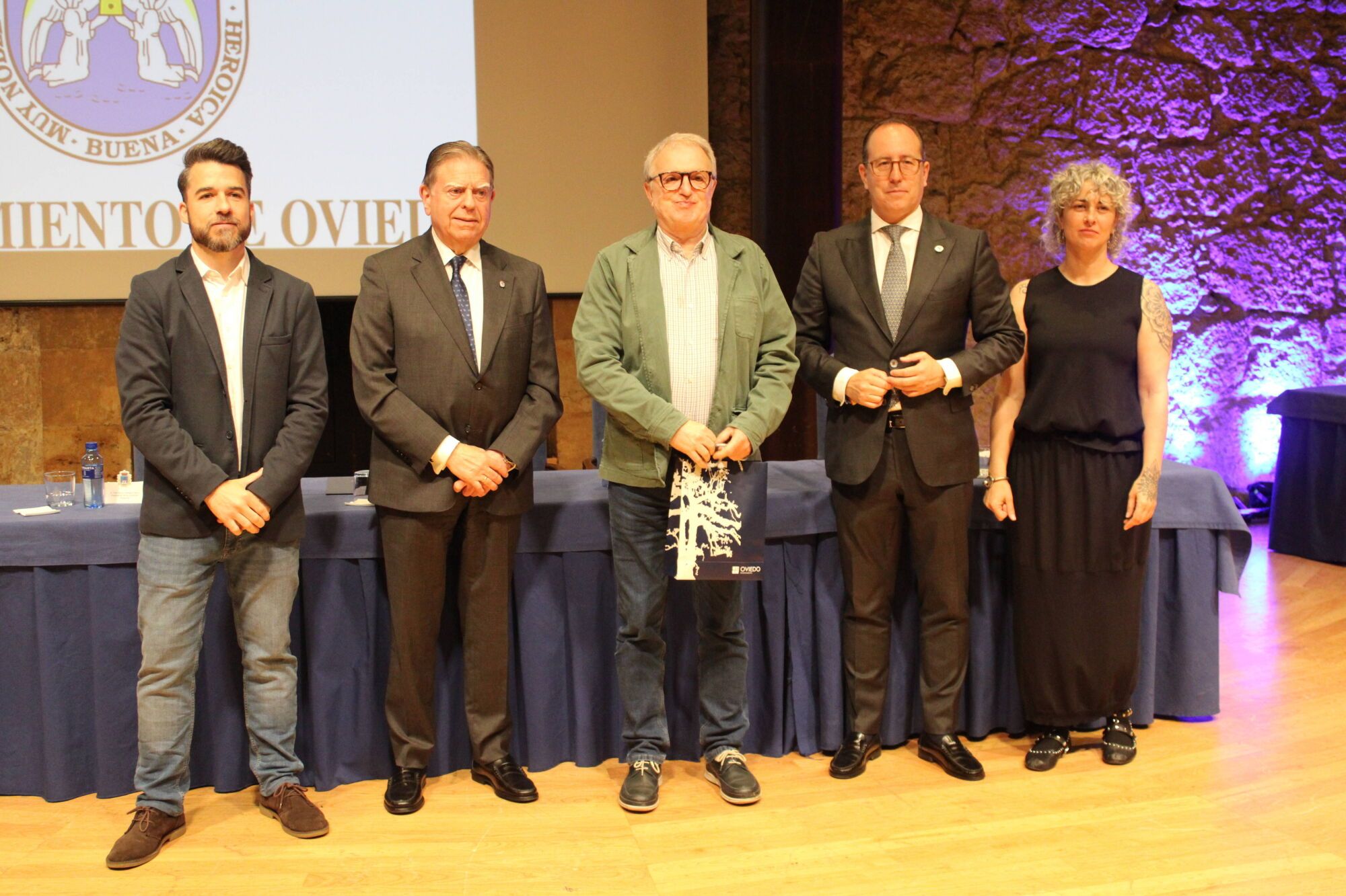 Acto institucional Santa Rita Hora: 11:00 Lugar: Oviedo, Sala de Cámara del Auditorio Príncipe Felipe Descripción: Homenaje a los trabajadores municipales jubilados y a quienes cumplen 25 y 40 años de servicio en el Ayuntamiento.