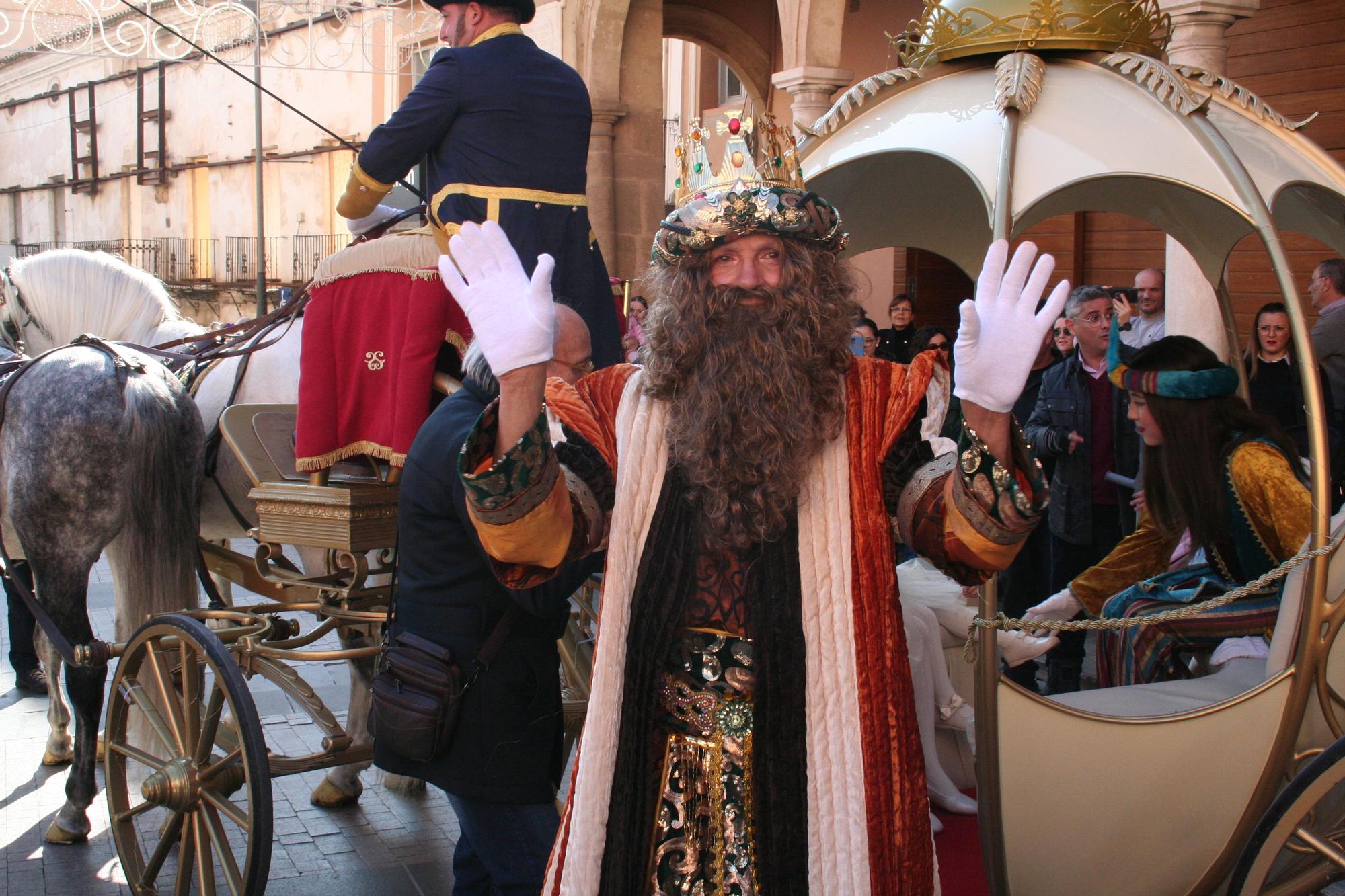 Los Reyes Magos llegan a Lorca en carroza de cuento