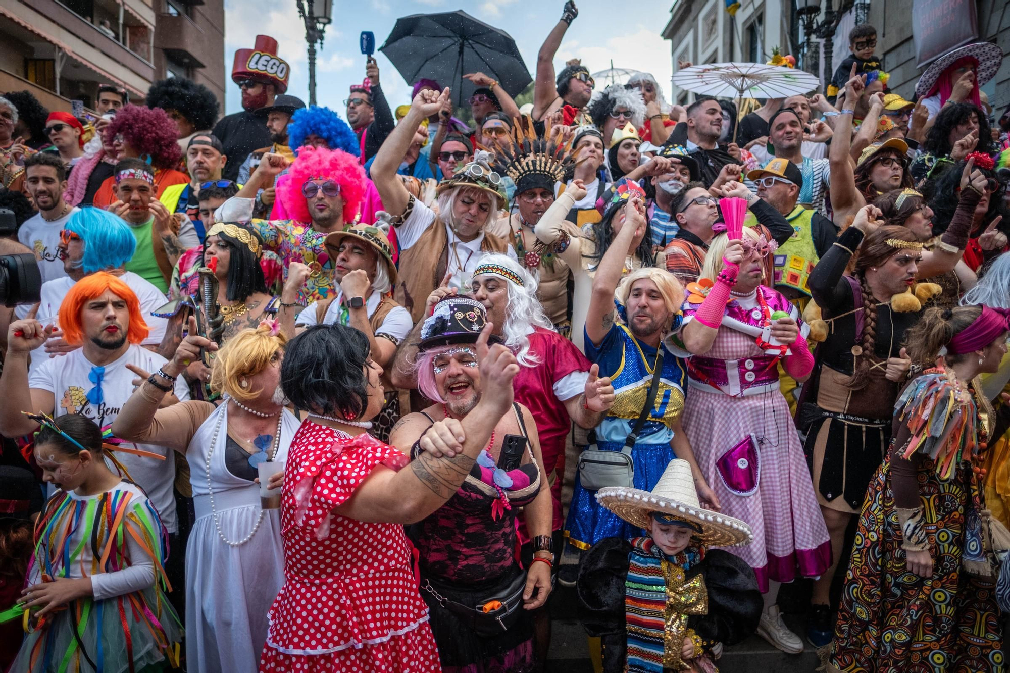 Santa Cruz celebra su segundo Carnaval de día