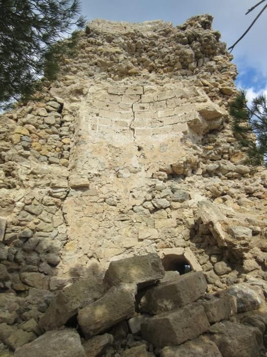 Denuncian el peligroso estado de ruina de la torre de defensa de Capdepera