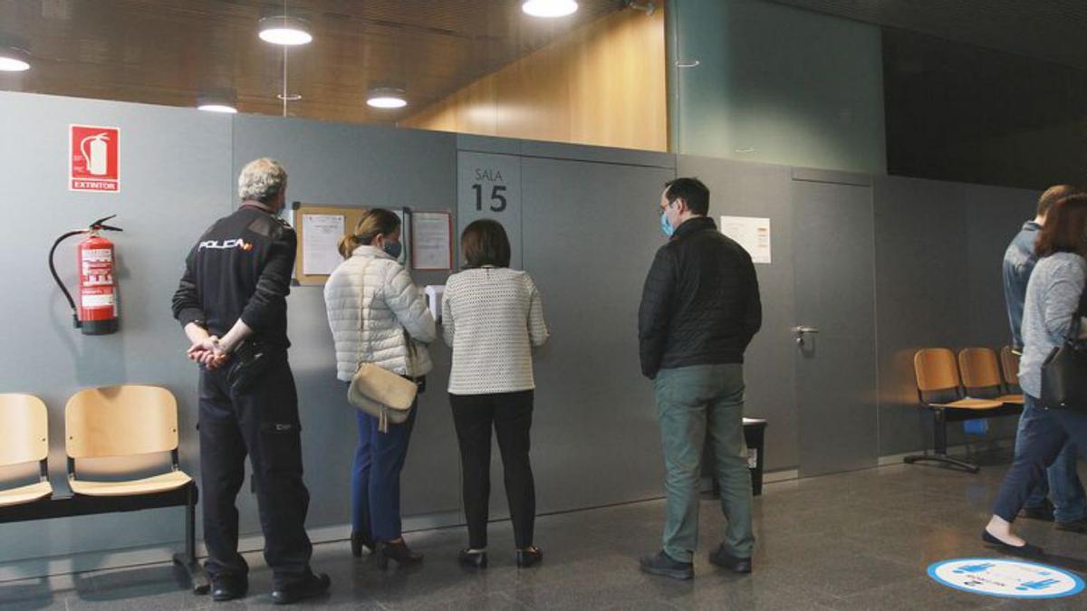 Una sala de vistas en el juzgado de Ourense.