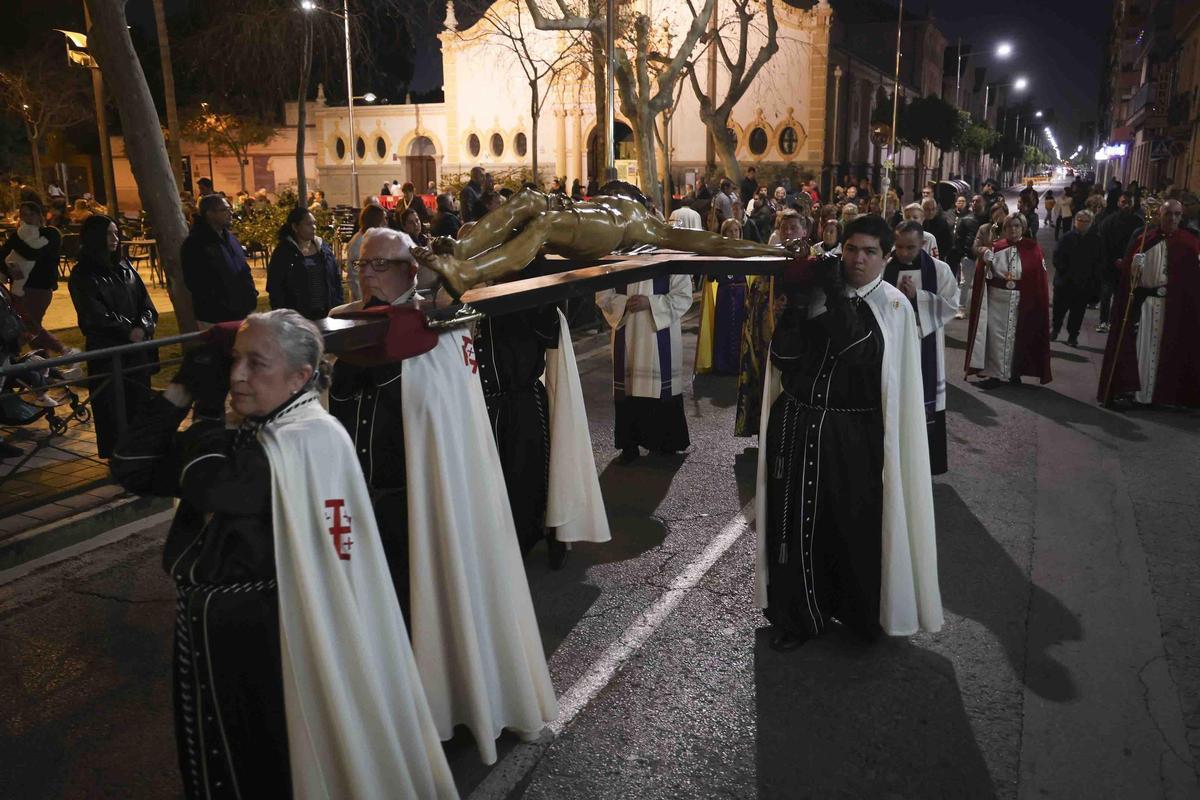 Los momentos más destacados de la Procesión del Silencio en el Port de Sagunt