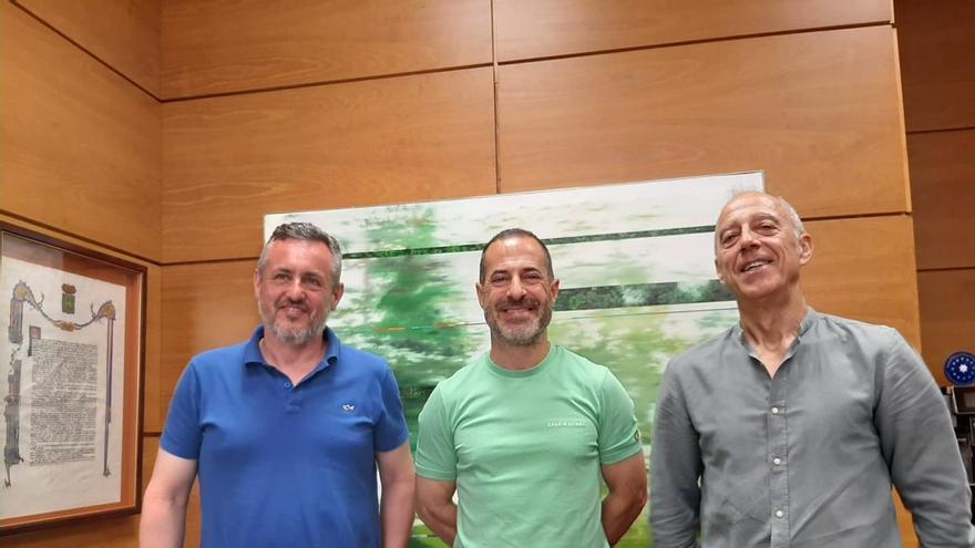 El Ayuntamiento inicia la reparación de los muros de los chalés municipales del entorno de Alcalde Parrondo
