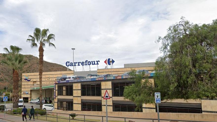 Rincón y Carrefour se únen para favorecer la contratación de vecinos en paro
