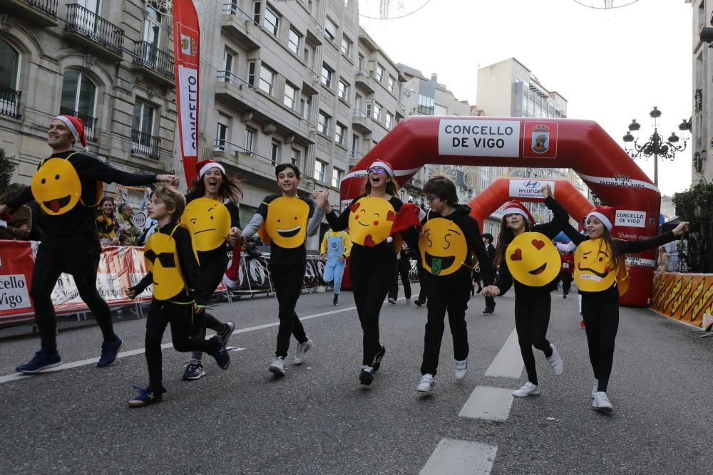 Miles de participantes celebraron el fin de año por el centro de Vigo