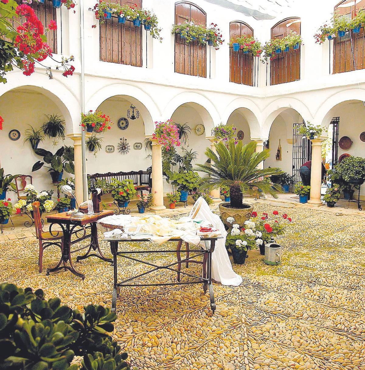 Patio de la calle San Bartolomé 64, en Espejo, quinto premio de patios en 2019