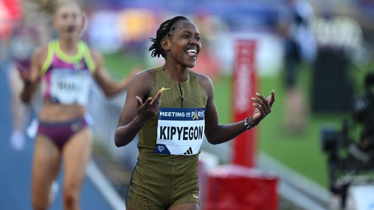 Kipyegon celebra su victoria