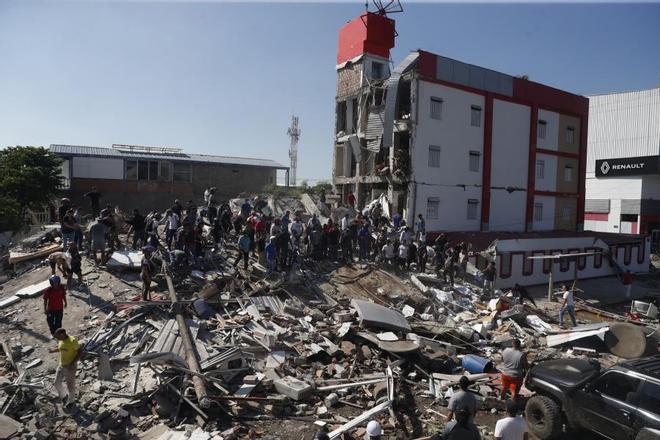 Imágenes del terremoto  de magnitud 7,4 que ha sacudido a la mayor parte de Colombia