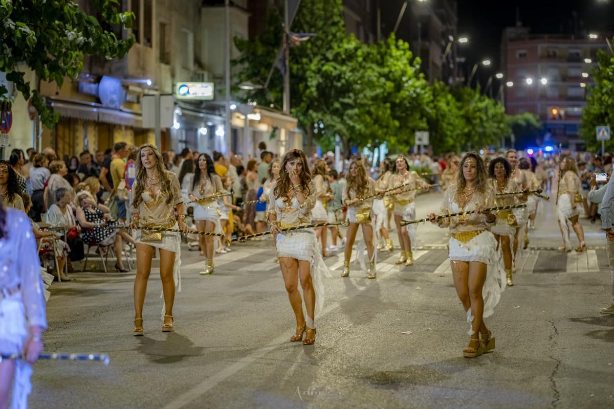 Una de las comparsas en la Gran Vía de Cehegín