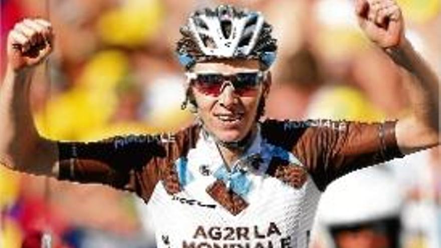 Romain Bardet celebrant la victòria d&#039;etapa.