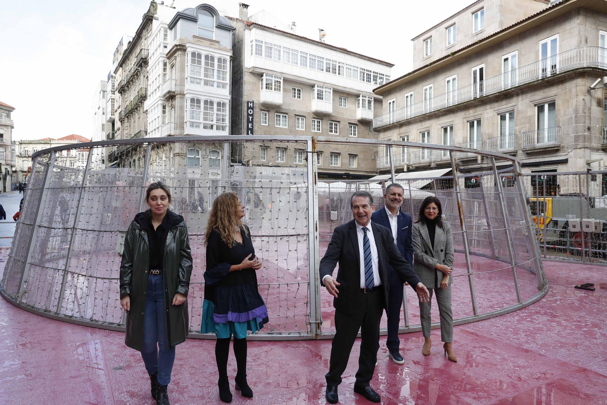 Comienza el montaje del Árbol de Navidad más grande de la historia en Porta do Sol