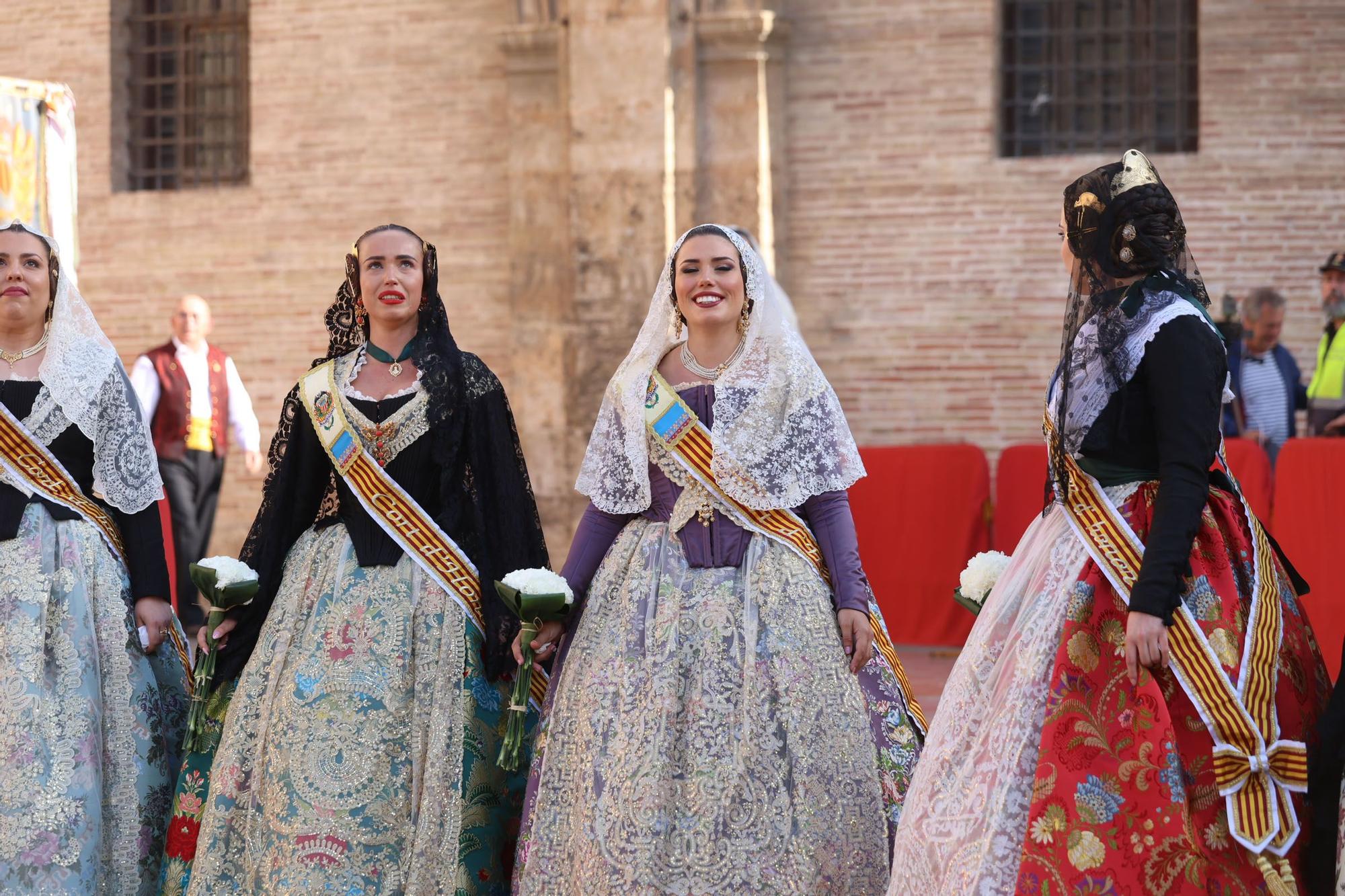 Búscate en el primer de la Ofrenda en la calle de la Paz hasta las 17 horas