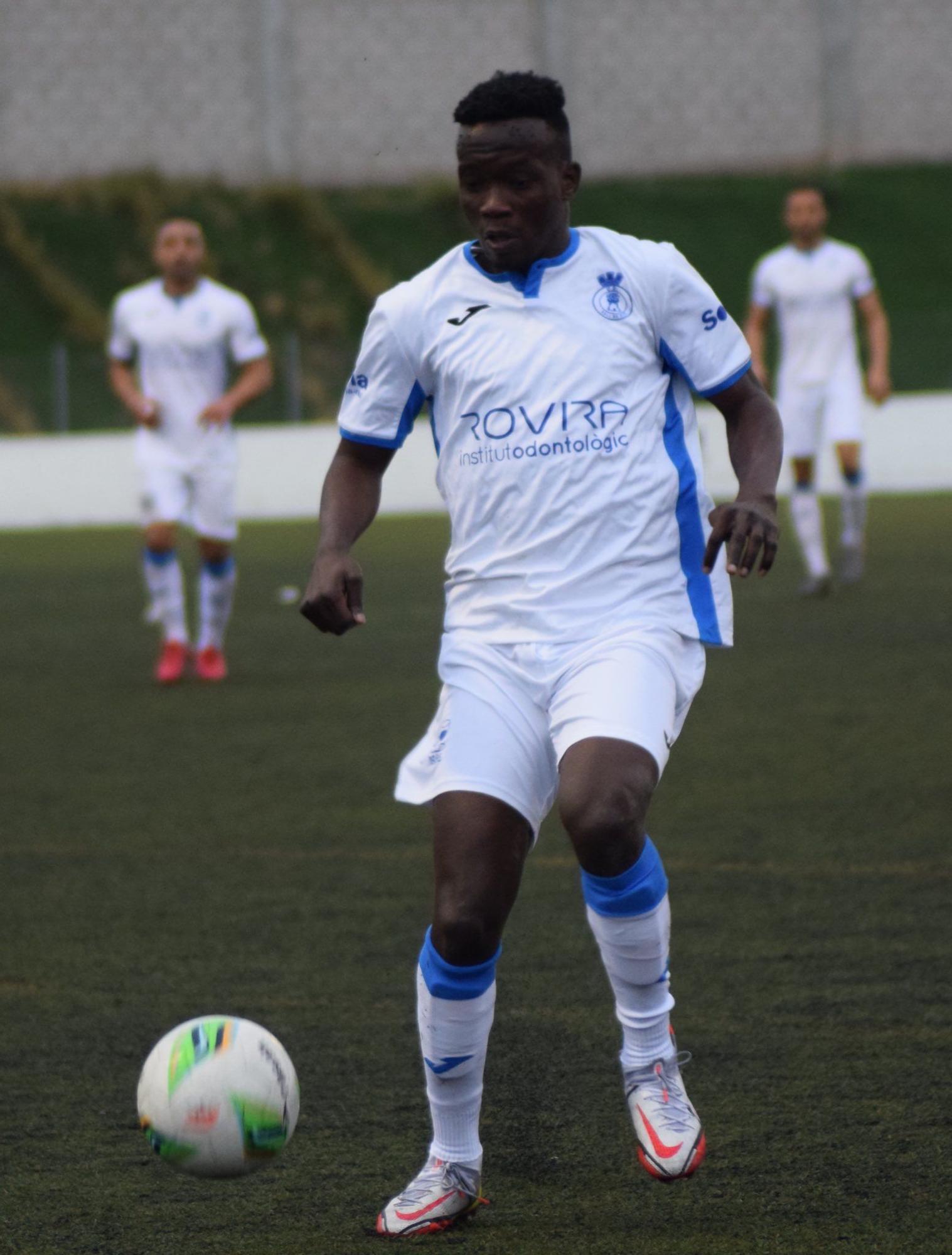 Quadri Liameed, nigeriano, juega en la UDE en Preferente.