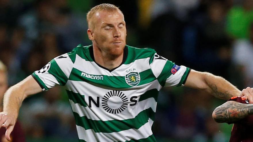 Mathieu, en un partido con el Sporting de Portugal.