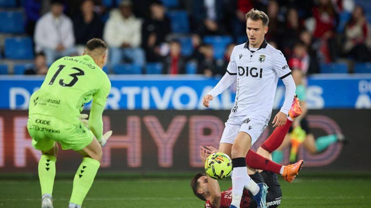 Sergio González, en un partido con el Burgos de esta temporada.