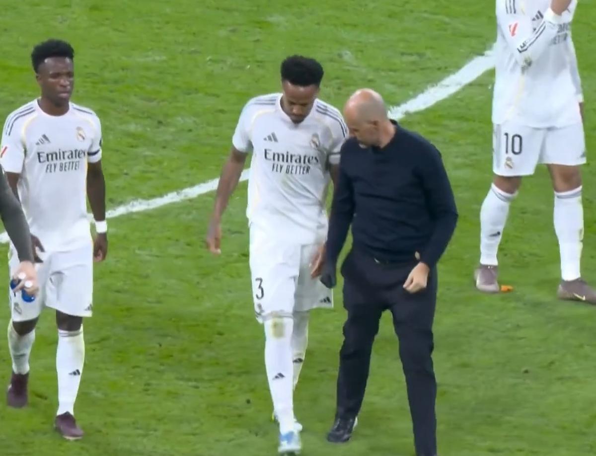 Eder Militao se retira lesionado ante el Alavés
