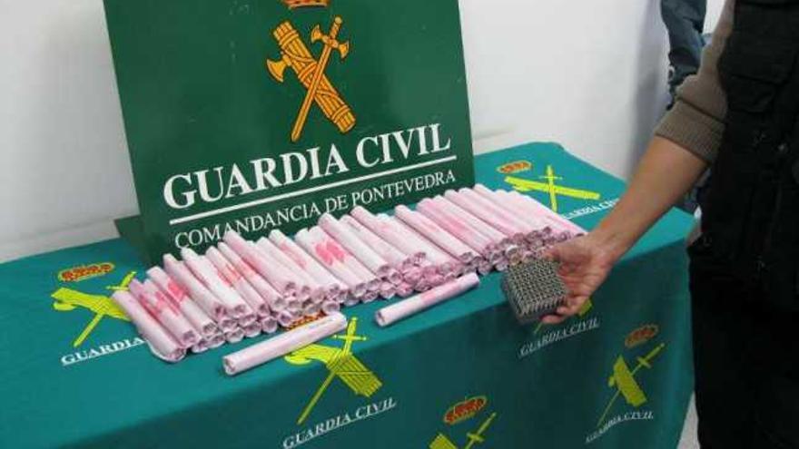 Dinamita y detonadores incautados por la Guardia Civil en la &quot;Operación Abuelo&quot;.  // Faro