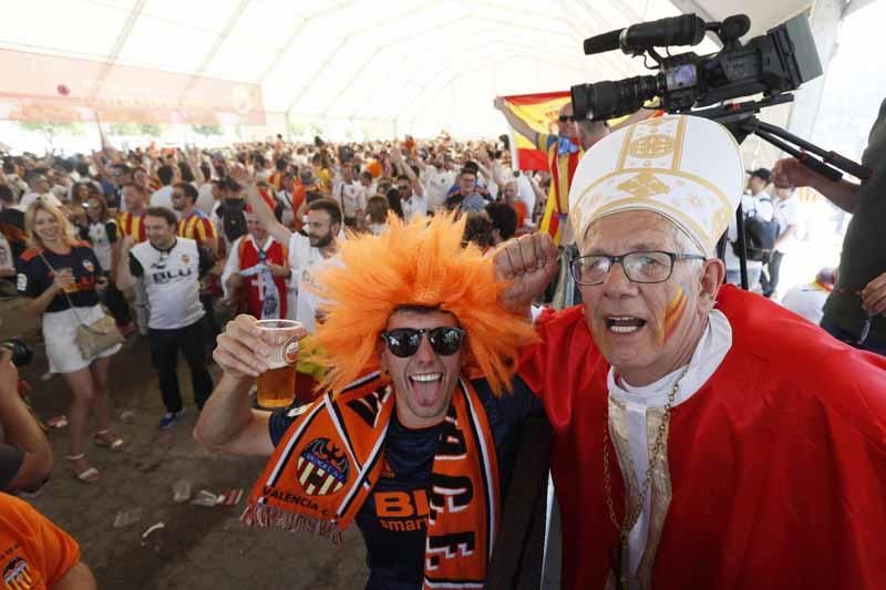 Fan zone del Valencia CF en Sevilla