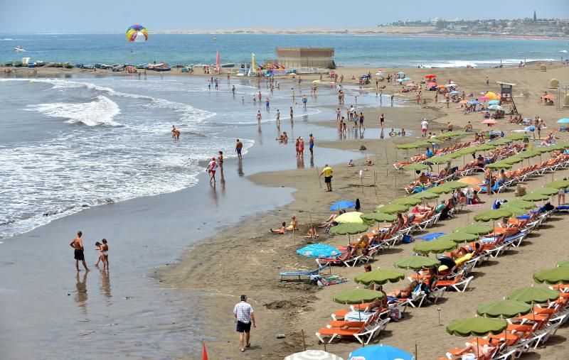 11/07/2018 SAN AGUSTÍN, SAN BARTOLOMÉ DE TIRAJANA. Calor en la playa de Las Burras. SANTI BLANCO  | 11/07/2018 | Fotógrafo: Santi Blanco