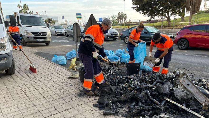 El vandalismo contra papeleras y contenedores cuesta 100.000 euros a la ciudad en un año