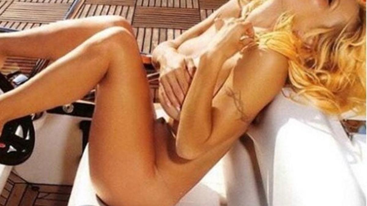 Pamela Anderson celebra el final de su enfermedad posando desnuda