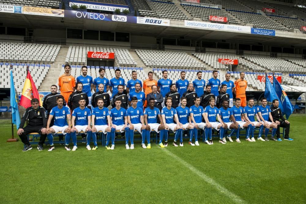 Foto oficial del Real Oviedo y entrenamiento en el Tartiere