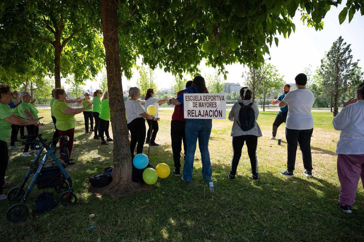Fotogalería | Una jornada de deporte para los mayores de Badajoz