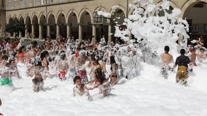 Baño de despedidas en un campamento de récord