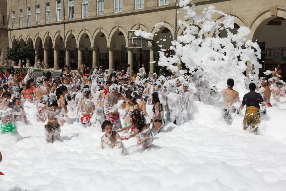 Baño de despedidas en un campamento de récord