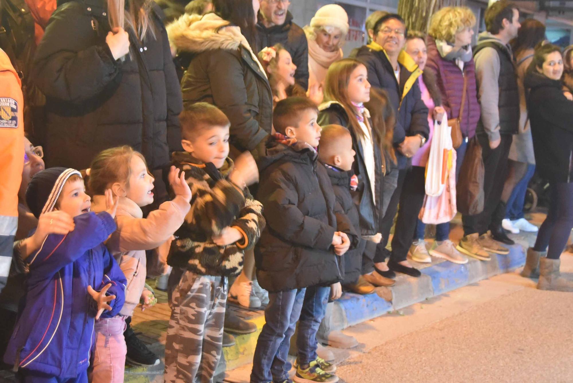 Mira aquí la galería de fotos completa de los Reyes Magos en Santa Eulària