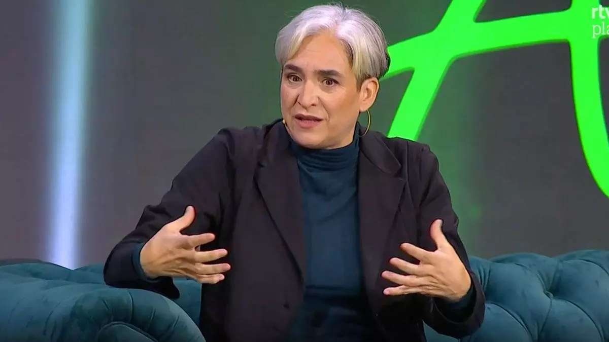 Ada Colau señala los pecados de Pablo Iglesias, Pedro Sánchez y Gabriel Rufián en 'El perro andaluz': "Exhibicionismo, pereza y gula"