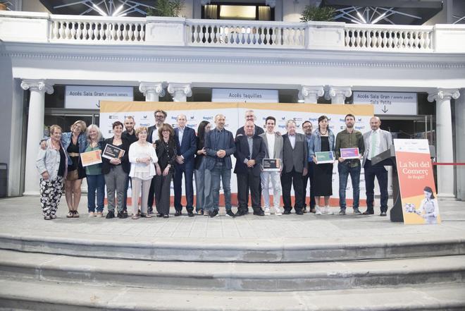 Fotografia de grup dels premiats anit al Kursaal i de les autoritats que van lliurar els guardons