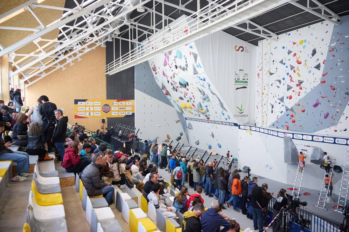 Galería | Instantáneas del arranque de la segunda jornada de la Copa de España de escalada en Cáceres