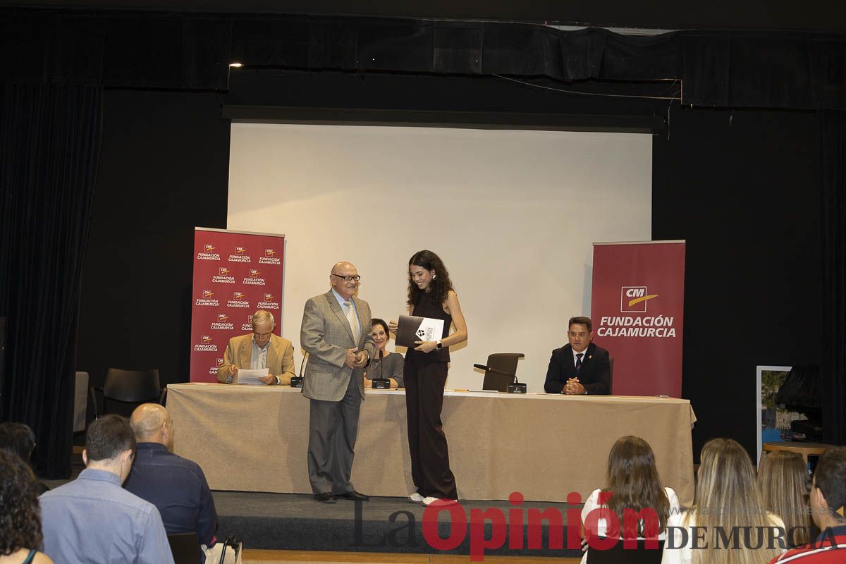Entrega de los premios de la Fundación Robles Chillida a estudiantes caravaqueños