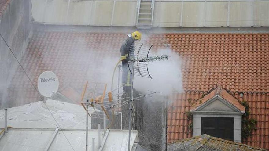 Una chimenea genera un conato de incendio en el centro de A Coruña