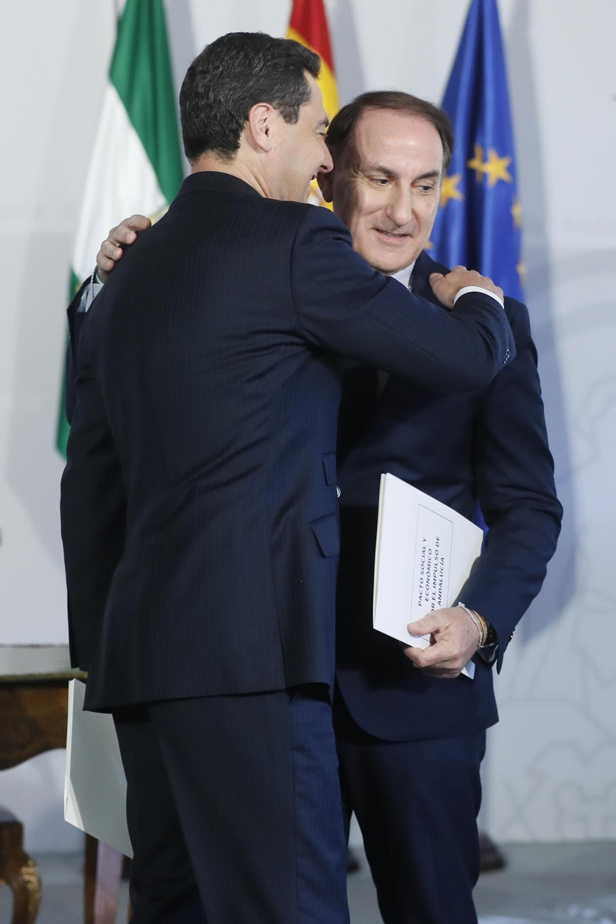 Moreno firma con los sindicatos y los empresarios el nuevo Pacto Social y Económico por el Impulso de Andalucía.