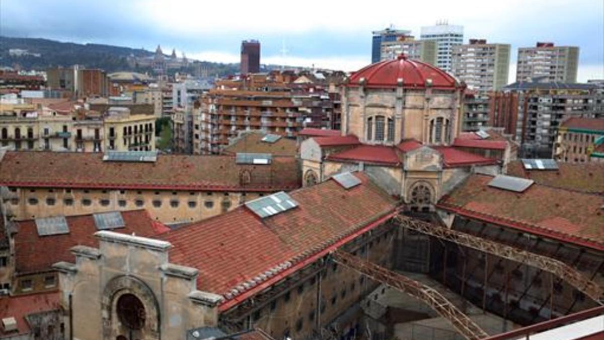 Conjunto de edificios de la cárcel Modelo de Barcelona, cuyo traslado sigue en el aire por falta de fondos.