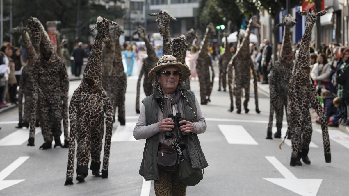 Oviedo se llena de máscaras: las fotos del espectacular desfile de Carnaval