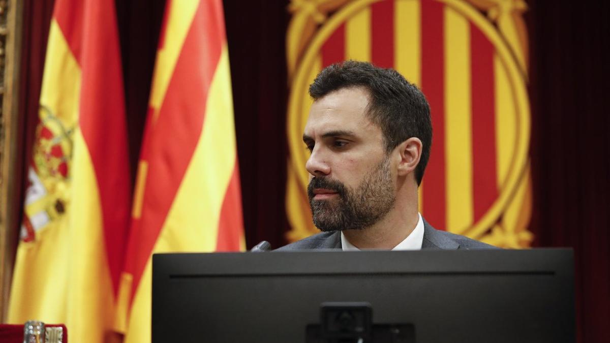 Roger Torrent, en el Parlament, en el pleno de política general.