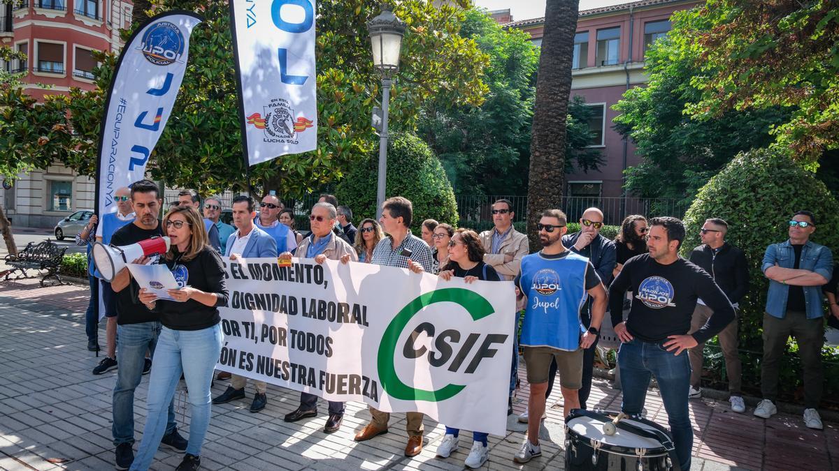 La manifestación tuvo lugar frente a la Delegación del Gobierno.